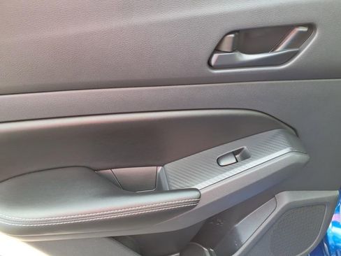 Used 2025 Nissan Altima 2.5 SV image 10