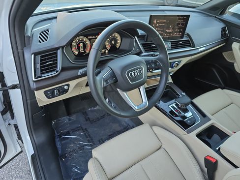 Used 2024 Audi Q5 2.0T Prestige w/ Prestige Package image 16