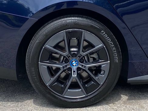 Used 2023 BMW i4 eDrive40 RWD image 13