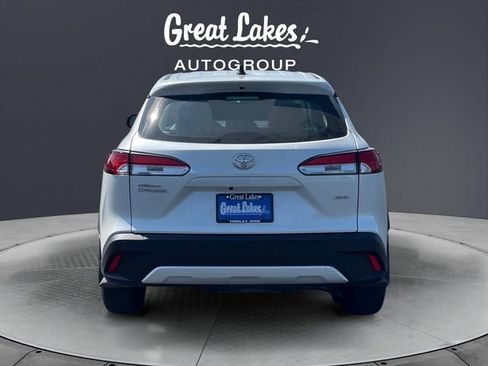 Used 2025 Toyota Corolla Cross L AWD/4WD image 4