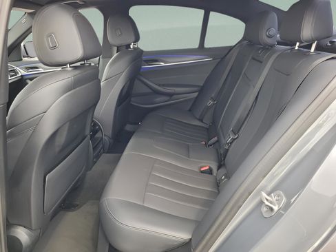 Used 2023 BMW 530i xDrive image 10