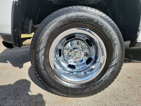 Used 2019 RAM 3500 Tradesman image 12