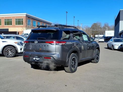 New 2025 Nissan Pathfinder Rock Creek image 5
