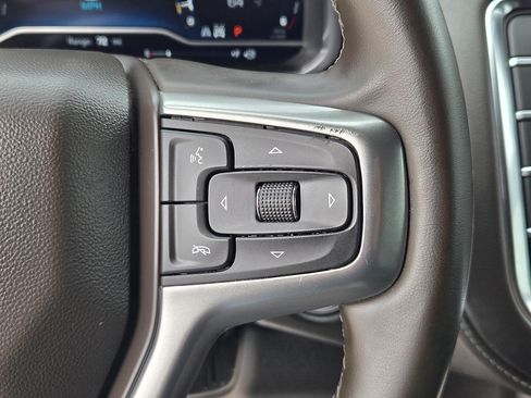 Used 2023 Chevrolet Suburban Z71 w/ Luxury Package AWD/4WD image 19