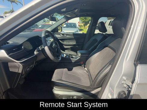 Certified 2025 Jeep Grand Cherokee L Altitude image 11