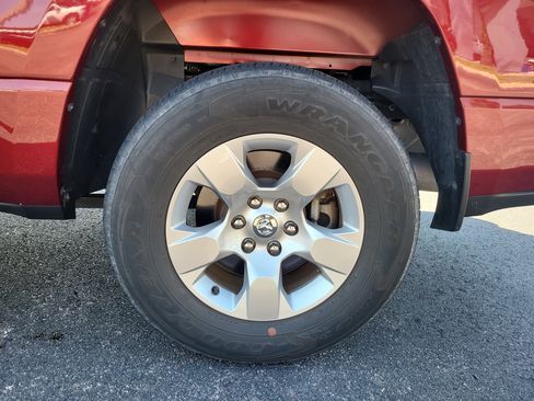 Used 2021 RAM 1500 Big Horn RWD image 9