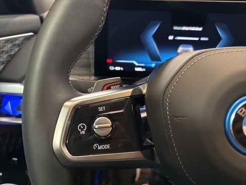 Used 2025 BMW i7 M70 image 43