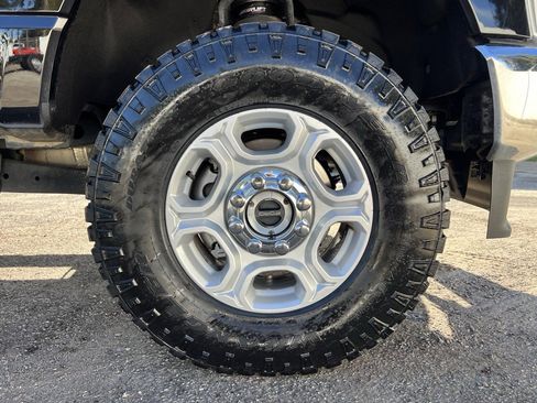 Used 2025 Ford F250 XLT w/ FX4 Off-Road Package image 42