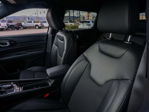 New 2026 Jeep Compass Latitude image 15