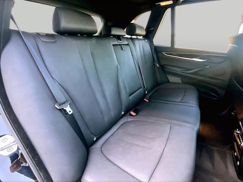 Used 2018 BMW X5 sDrive35i w/ M Sport Package RWD image 18