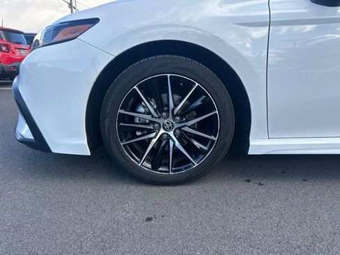 Used 2023 Toyota Camry SE image 12