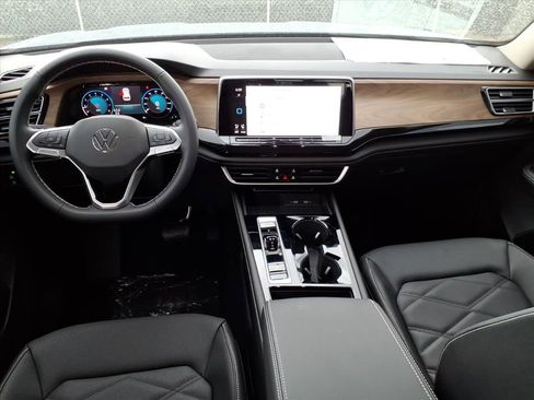 New 2026 Volkswagen Atlas SE FWD image 10