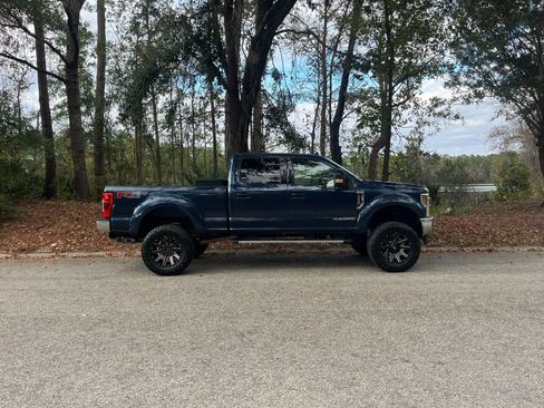 Used 2019 Ford F250 Lariat w/ Lariat Value Package image 6