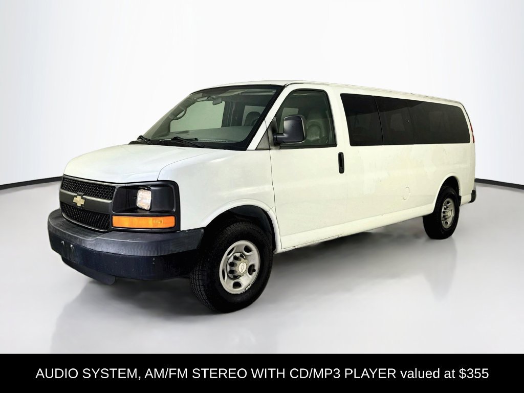 Used 2008 Chevrolet Express 3500 Extended Passenger RWD image 3