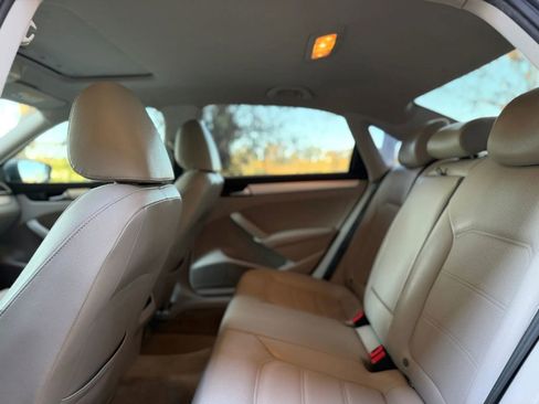 Used 2013 Volkswagen Passat 2.5 SE image 19