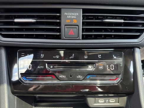 New 2025 Volkswagen Jetta SEL image 21