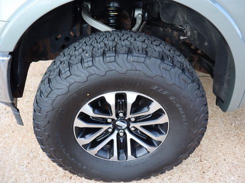 Used 2019 Ford F150 Lariat AWD/4WD image 36