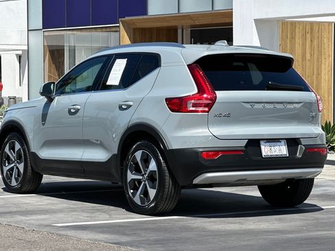 Certified 2025 Volvo XC40 B5 Plus AWD/4WD image 6