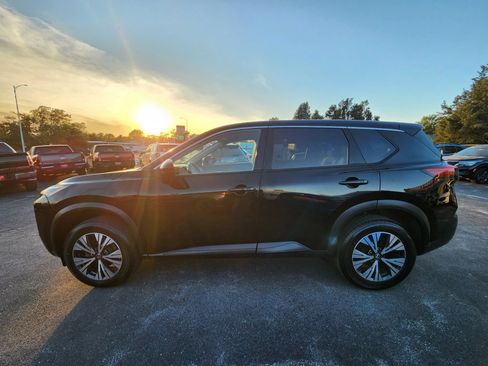 Used 2021 Nissan Rogue SV FWD image 4