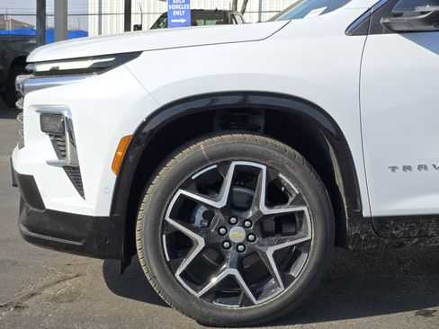 New 2026 Chevrolet Traverse High Country image 5