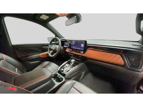 Used 2023 GMC Canyon AT4 w/ AT4 Premium Package image 18