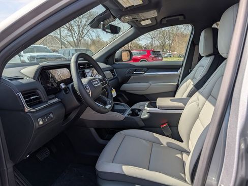 New 2026 GMC Terrain Elevation w/ Elevation Premium Package AWD/4WD image 37