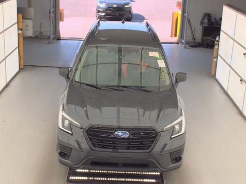 Used 2023 Subaru Forester image 2