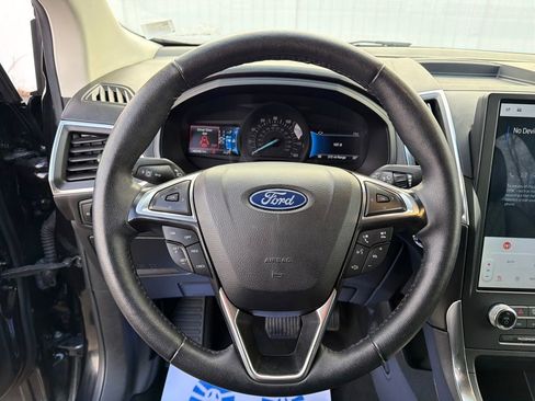 Used 2024 Ford Edge Titanium image 17