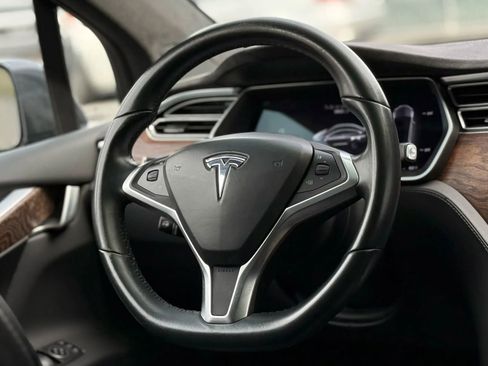 Used 2017 Tesla Model X 90D image 13