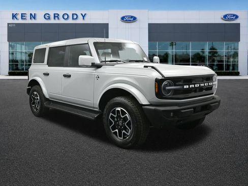 New 2026 Ford Bronco Outer Banks AWD/4WD image 1