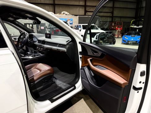 Used 2019 Audi Q7 2.0T Premium Plus AWD/4WD image 25