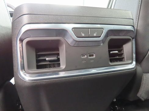 Used 2025 GMC Sierra 2500 Denali w/ Technology Package image 11