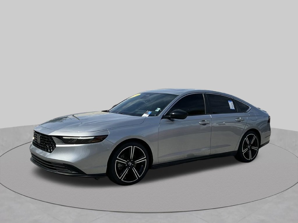 Used 2024 Honda Accord Sport image 2