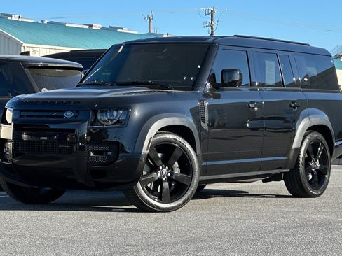 Used 2023 Land Rover Defender 130 X-Dynamic SE image 1