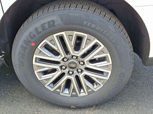 New 2026 Ford Expedition Max Platinum AWD/4WD image 5