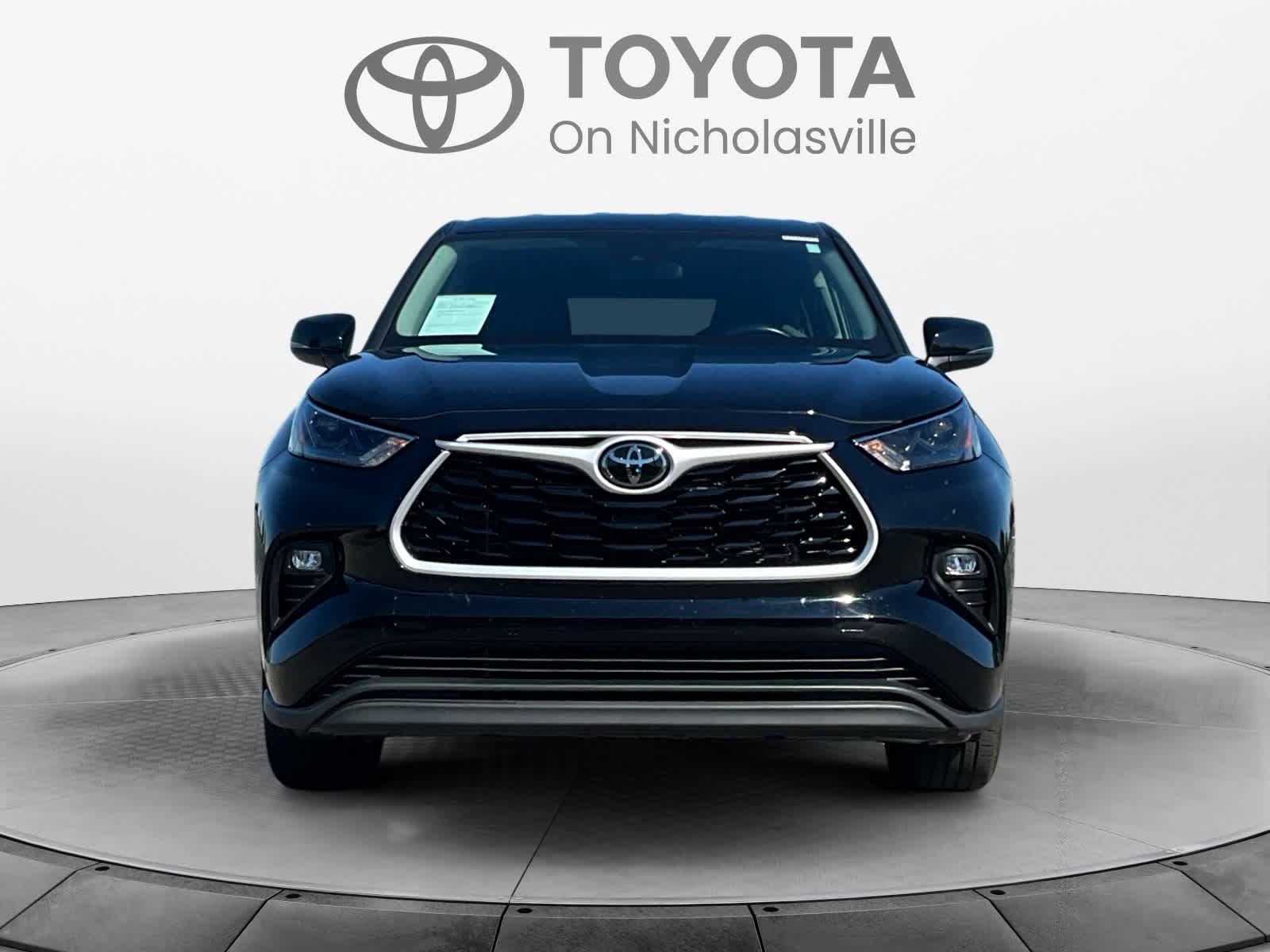 Used 2023 Toyota Highlander LE FWD image 8
