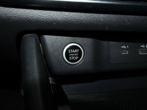 Used 2023 Nissan Rogue SV image 12