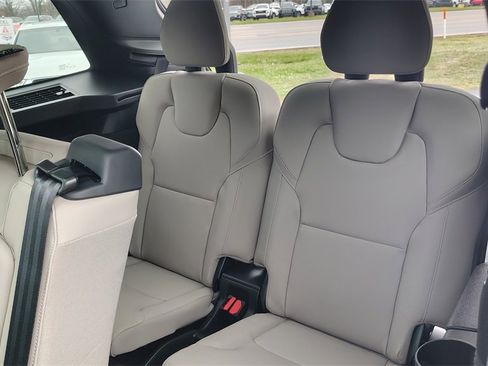 New 2026 Volvo XC90 B6 Plus image 32