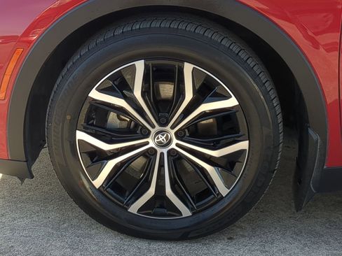 Used 2023 Toyota Crown Limited image 11