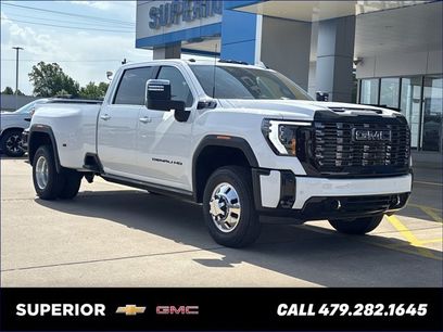 New 2026 GMC Sierra 3500 Denali Ultimate w/ LPO, Black Badging Package