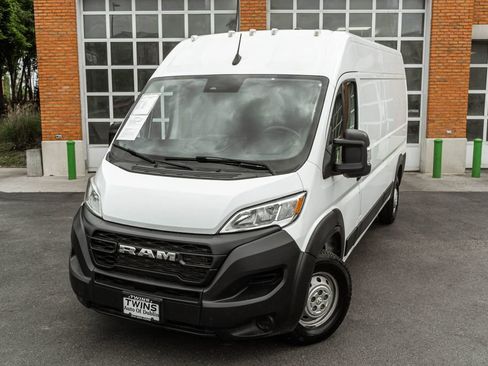 Used 2023 RAM ProMaster 2500 FWD image 2