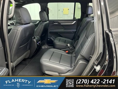 Used 2026 GMC Acadia Elevation w/ Elevation Premium Package FWD image 11