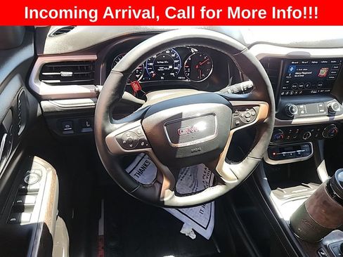 Used 2023 GMC Acadia Denali w/ Denali Ultimate Package FWD image 3