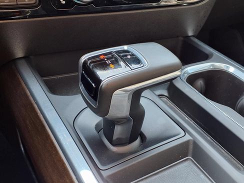 Used 2024 Chevrolet Silverado 1500 High Country w/ High Country Premium Package AWD/4WD image 11