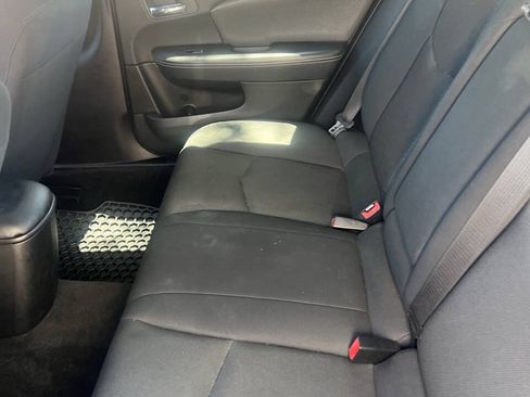 Used 2013 Dodge Avenger SE FWD image 17