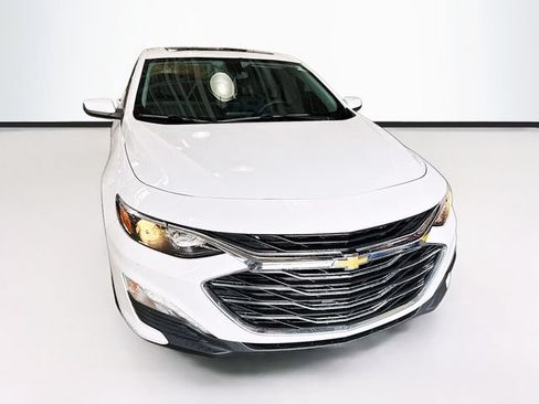 Used 2021 Chevrolet Malibu LT FWD image 3
