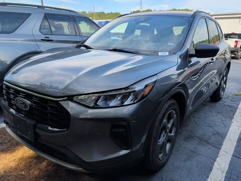Used 2025 Ford Escape ST-Line FWD image 2