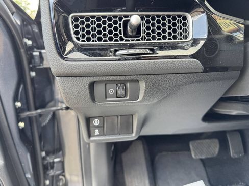 Used 2022 Honda Civic EX image 13