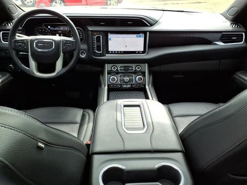 Used 2021 GMC Yukon Denali w/ Denali Premium Package AWD/4WD image 12