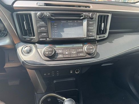 Used 2018 Toyota RAV4 XLE AWD/4WD image 19